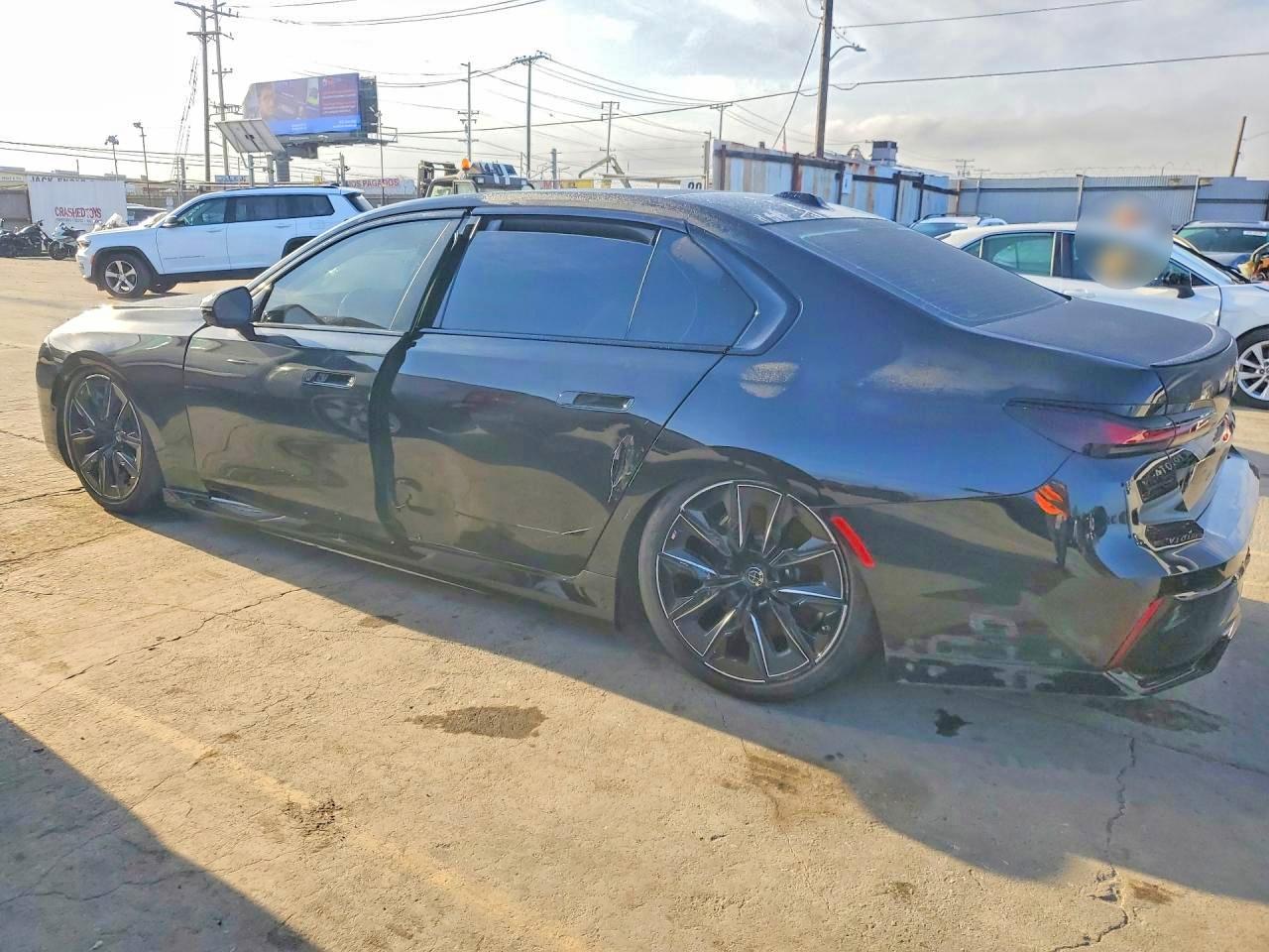 2025 BMW I7 Edrive50 - Фото 2