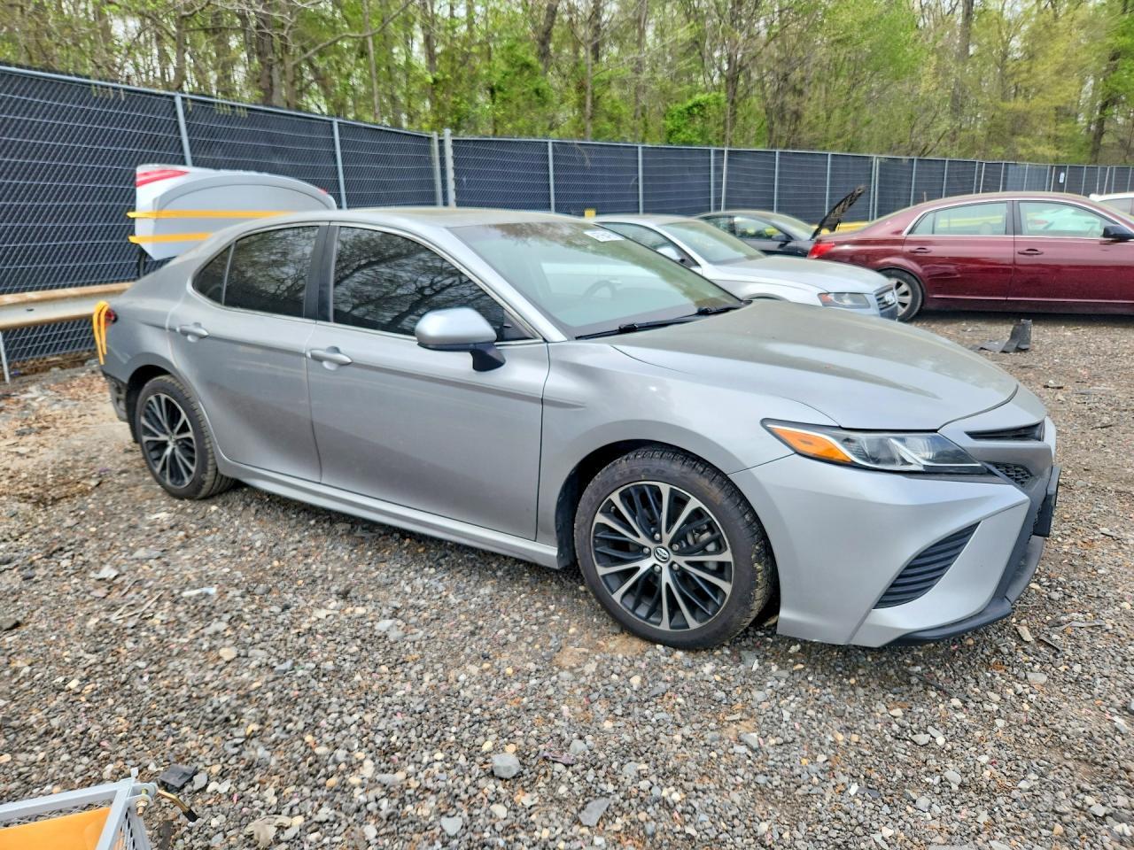 2018 Toyota Camry Se - Фото 4