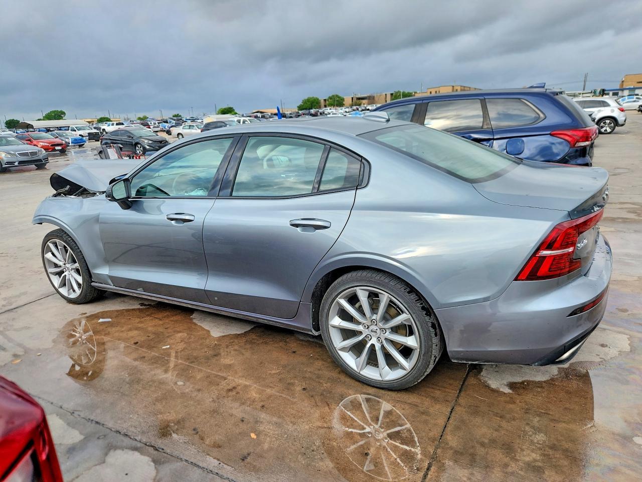 2021 Volvo S60 T5 Momentum - Image 2