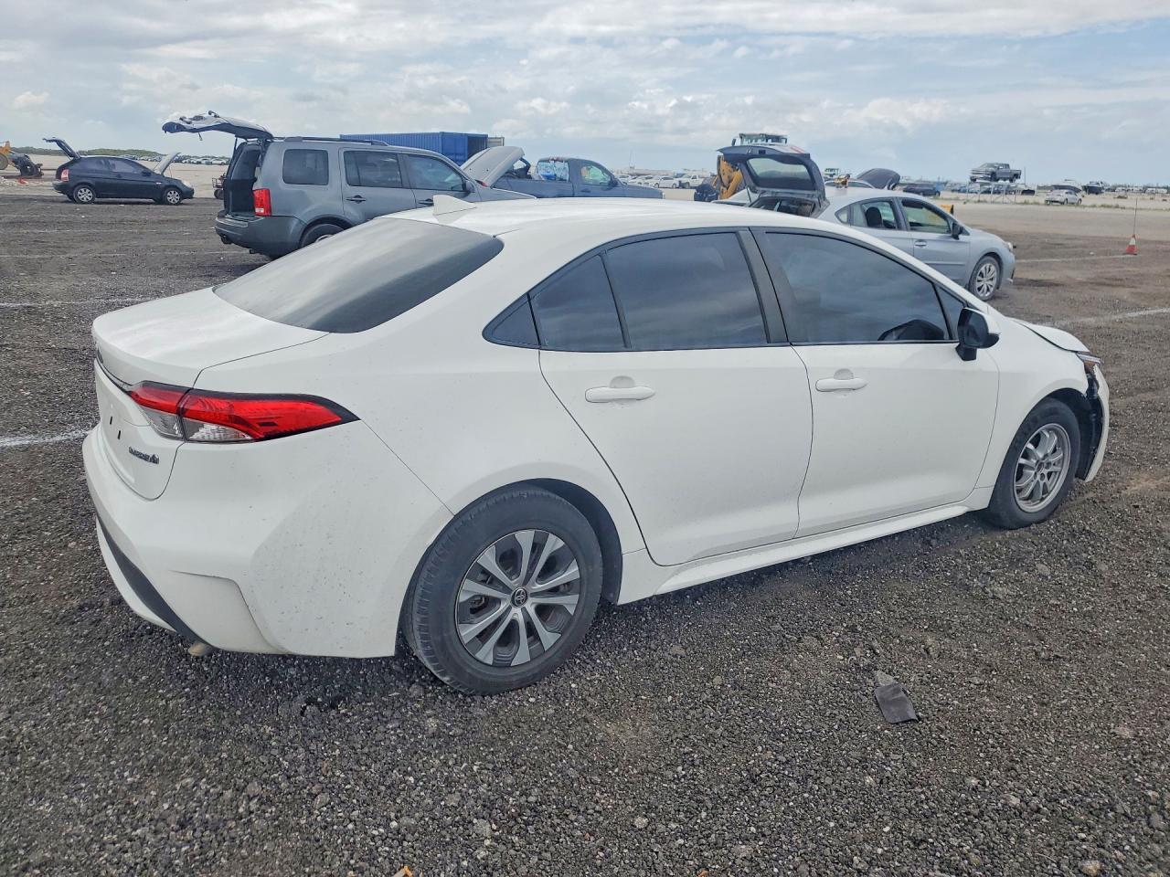 2022 Toyota Corolla Le - Image 3