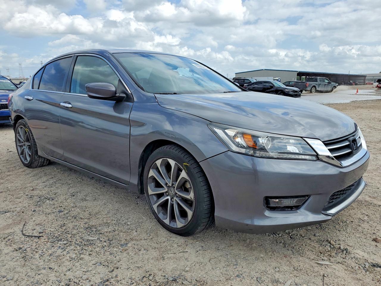 2015 Honda Accord Sport - Image 4