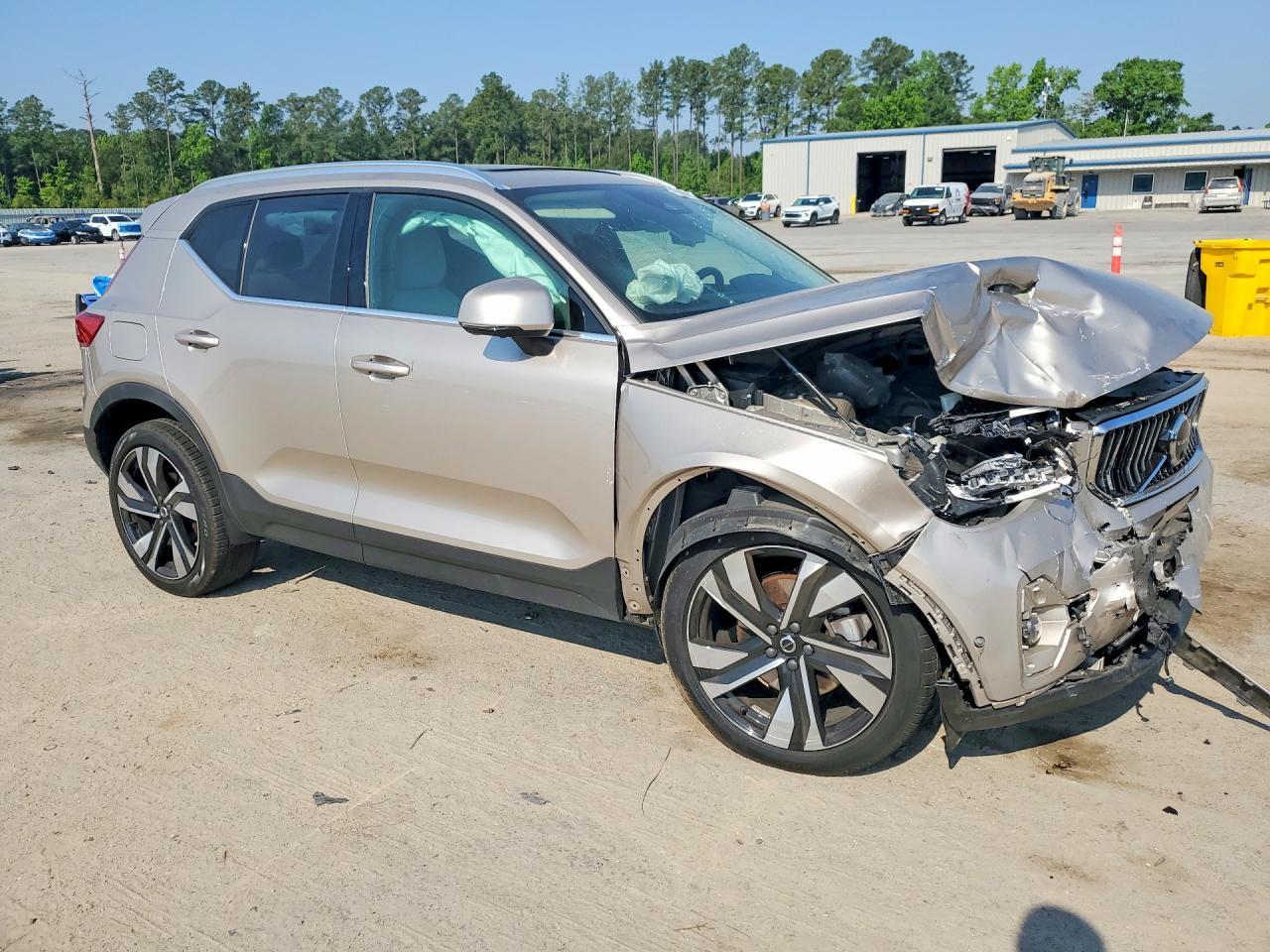 2023 Volvo Xc40 Plus - Фото 4