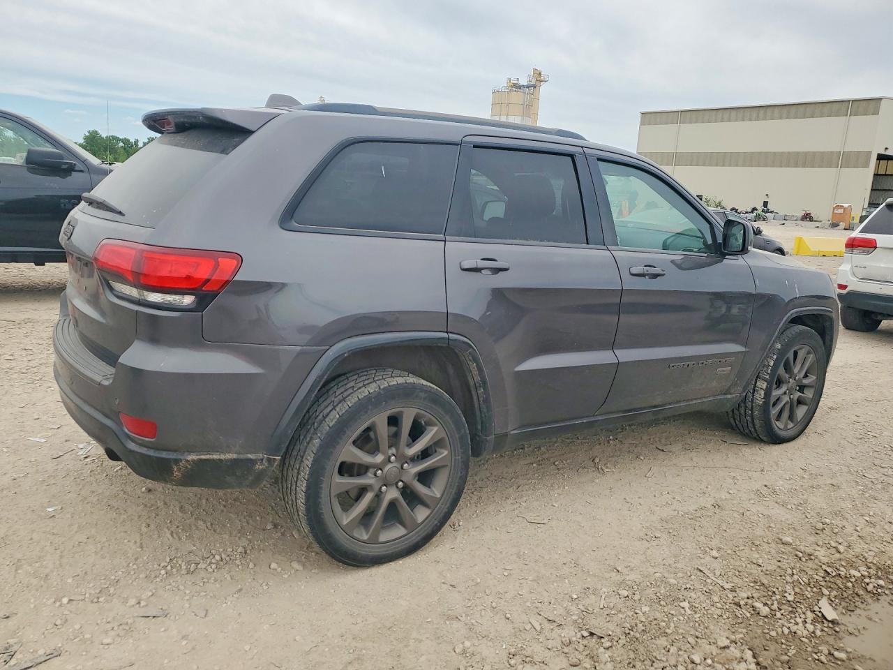 2016 Jeep Grand Cherokee Limited - Image 3