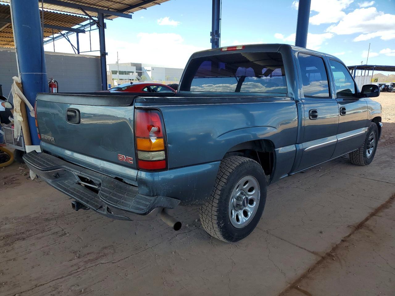2006 GMC New Sierra C1500 - Image 3