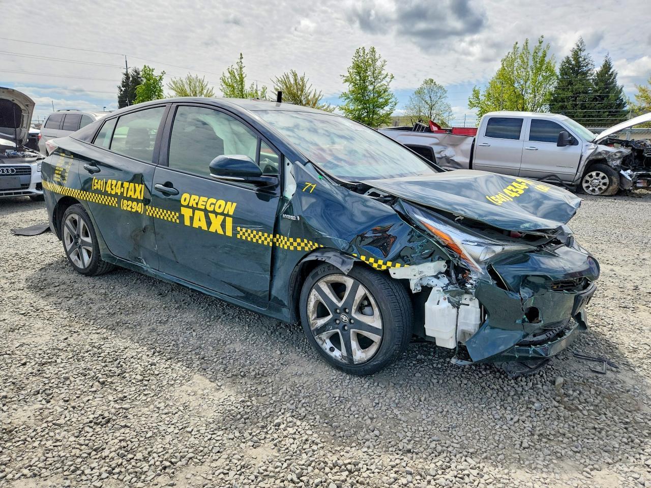2016 Toyota Prius Three Touring - Фото 4