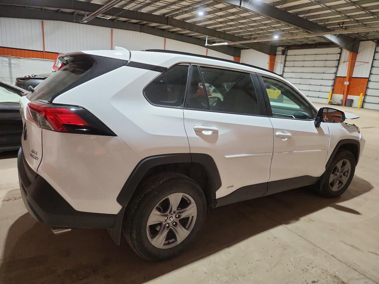 2024 Toyota Rav4 Hybrid Xle - Image 3
