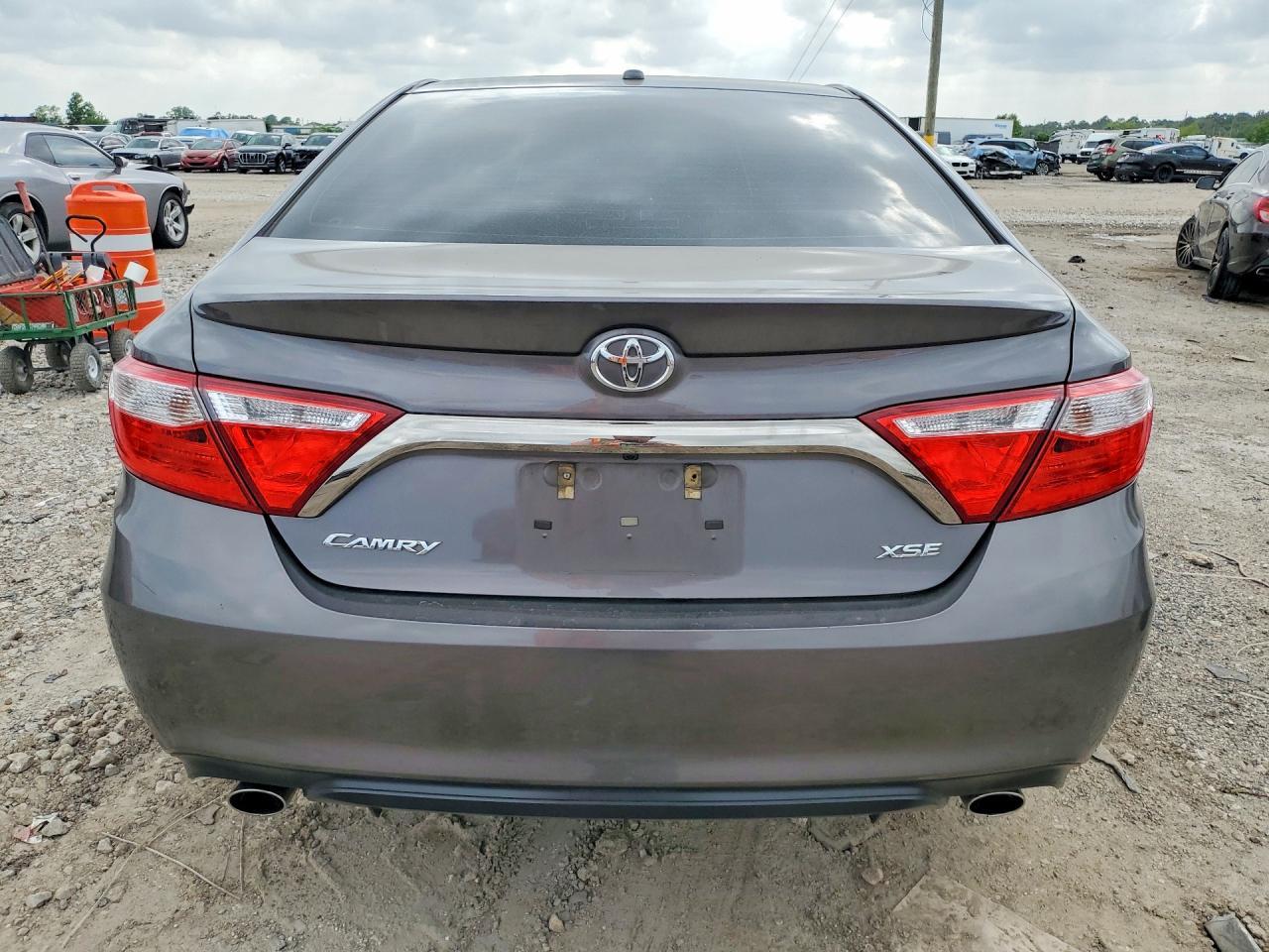 2016 Toyota Camry Xse V6 - Фото 6