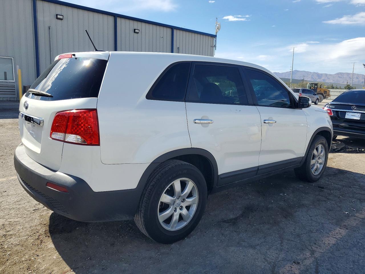 2012 Kia Sorento Lx - Фото 3