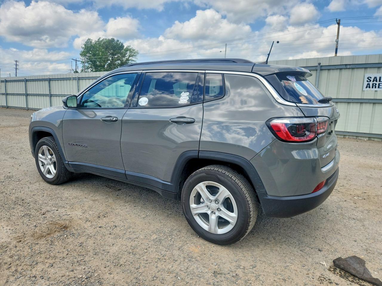 2023 Jeep Compass Latitude - Image 2