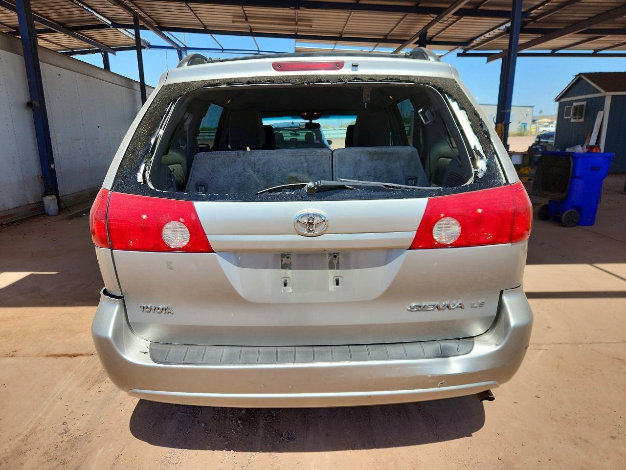 2009 Toyota Sienna Le 7-Passenger - Image 6