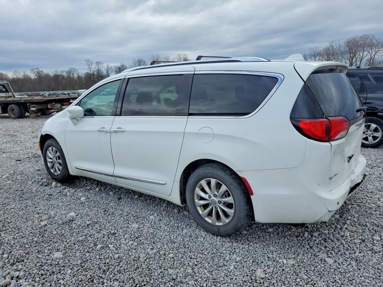2019 Chrysler Pacifica Touring L - Фото 2