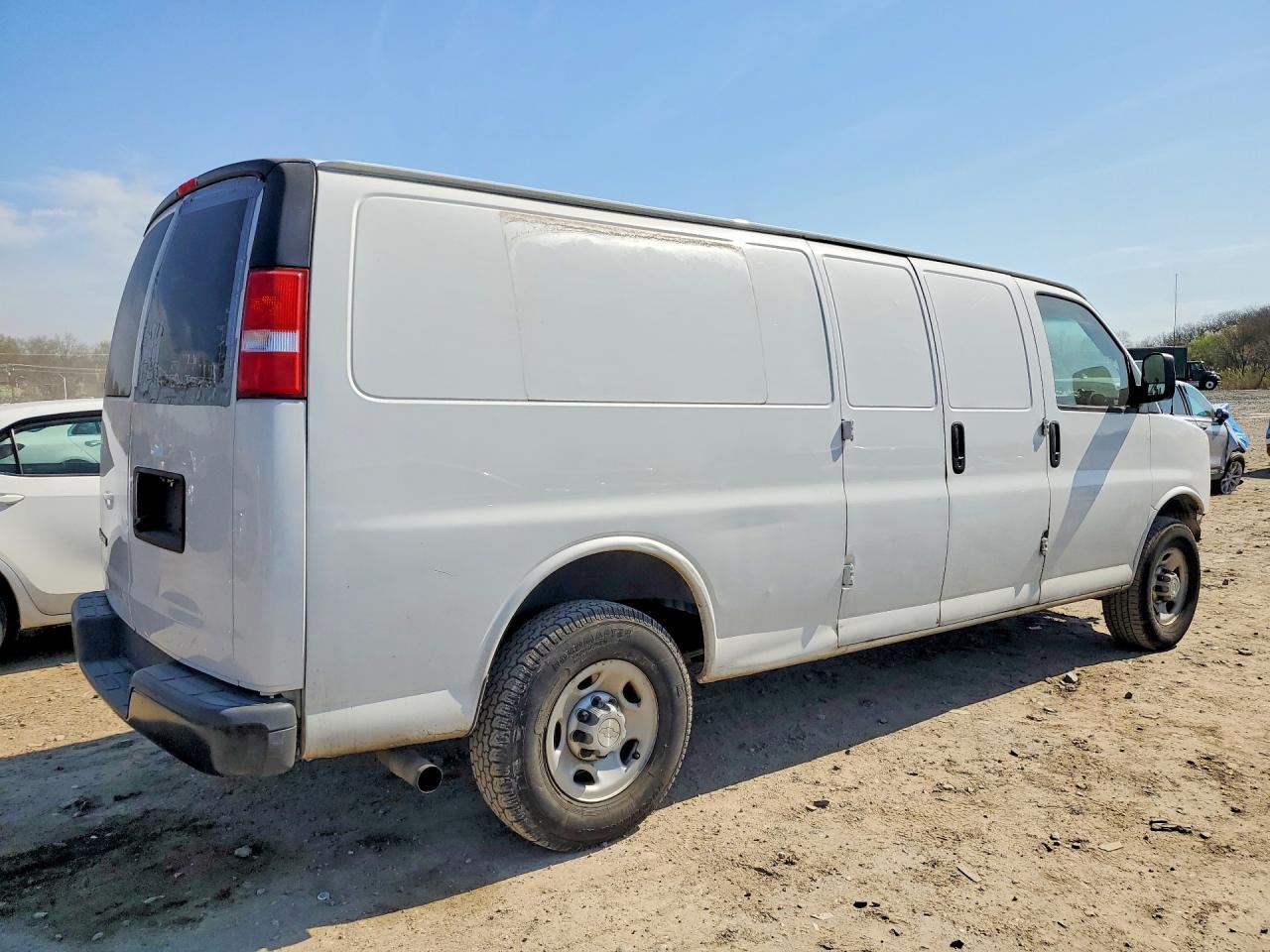 2020 Chevrolet Express 2500 Cargo Delivery Van - Image 3