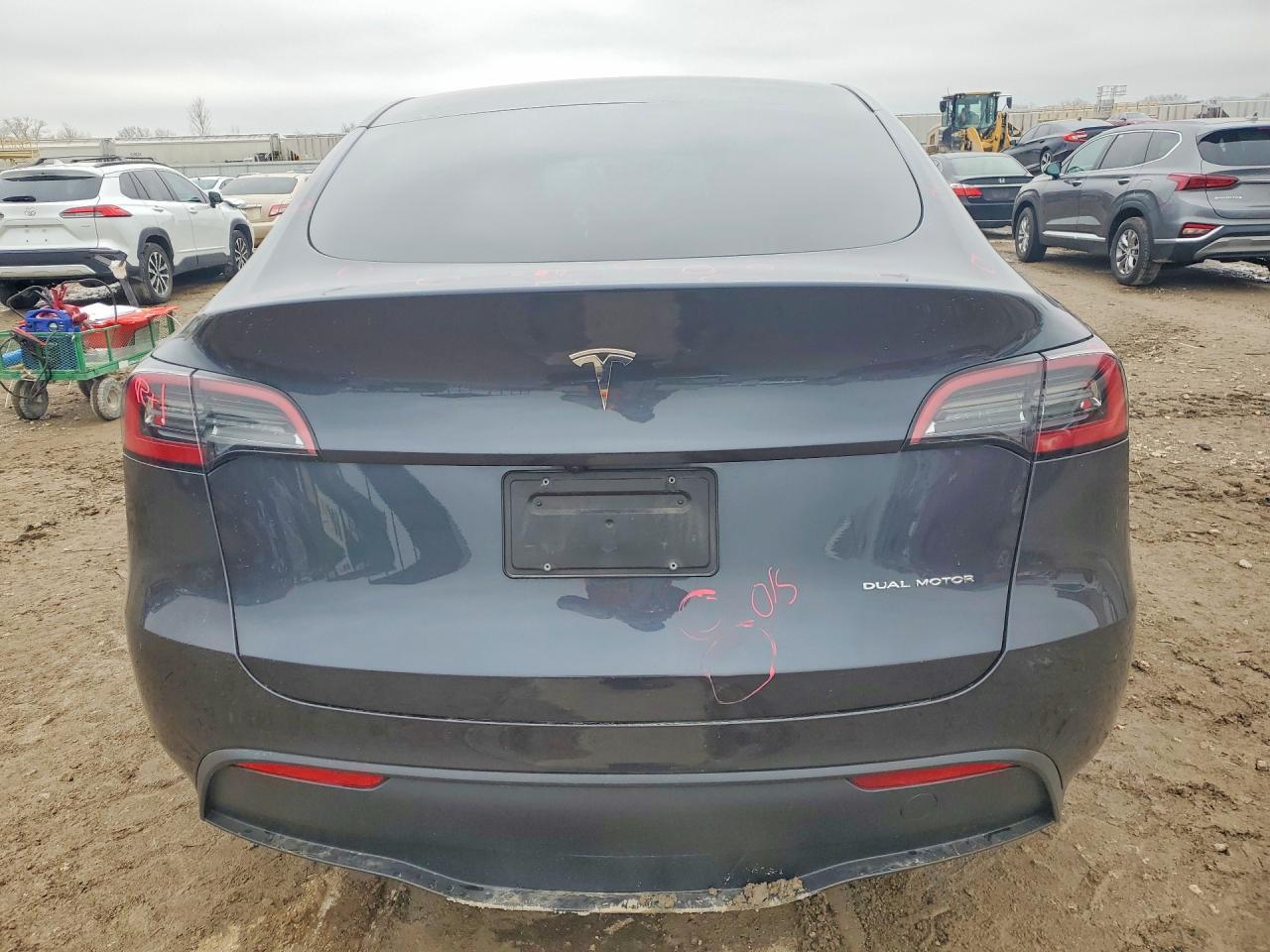 2024 Tesla Model Y - Фото 6