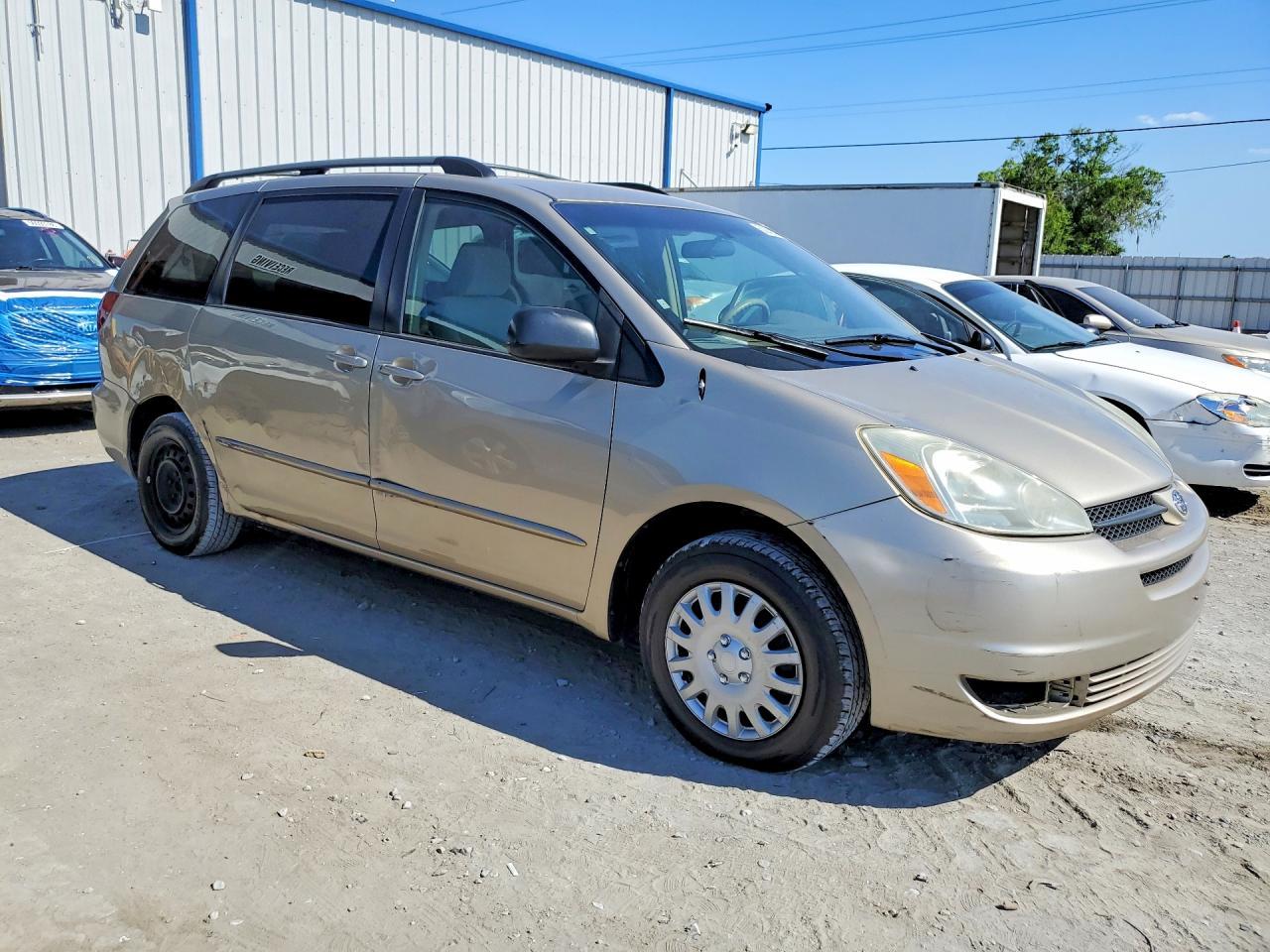 2005 Toyota Sienna Le 7 Passenger - Image 4