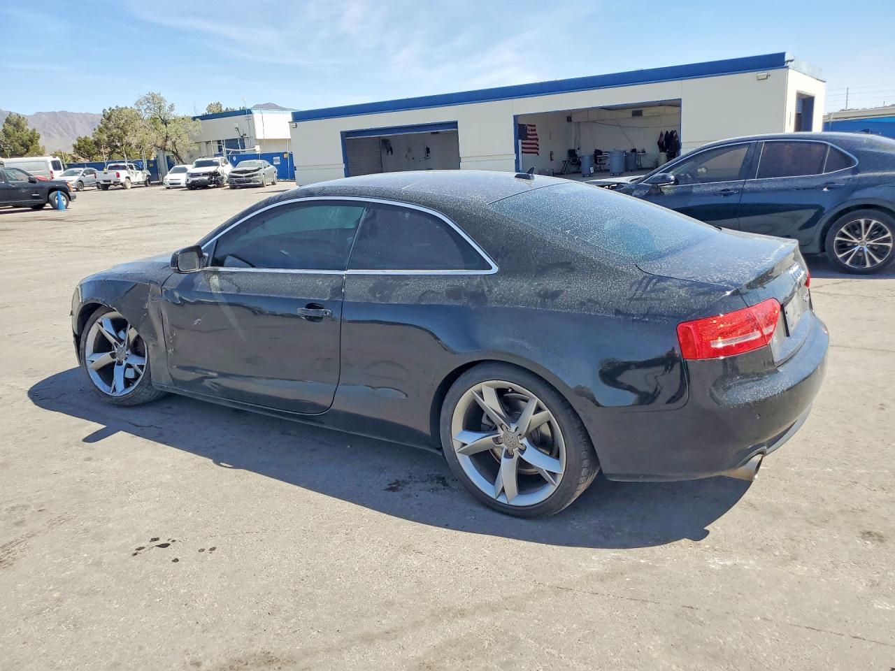 2011 Audi A5 Premium Plus - Фото 2
