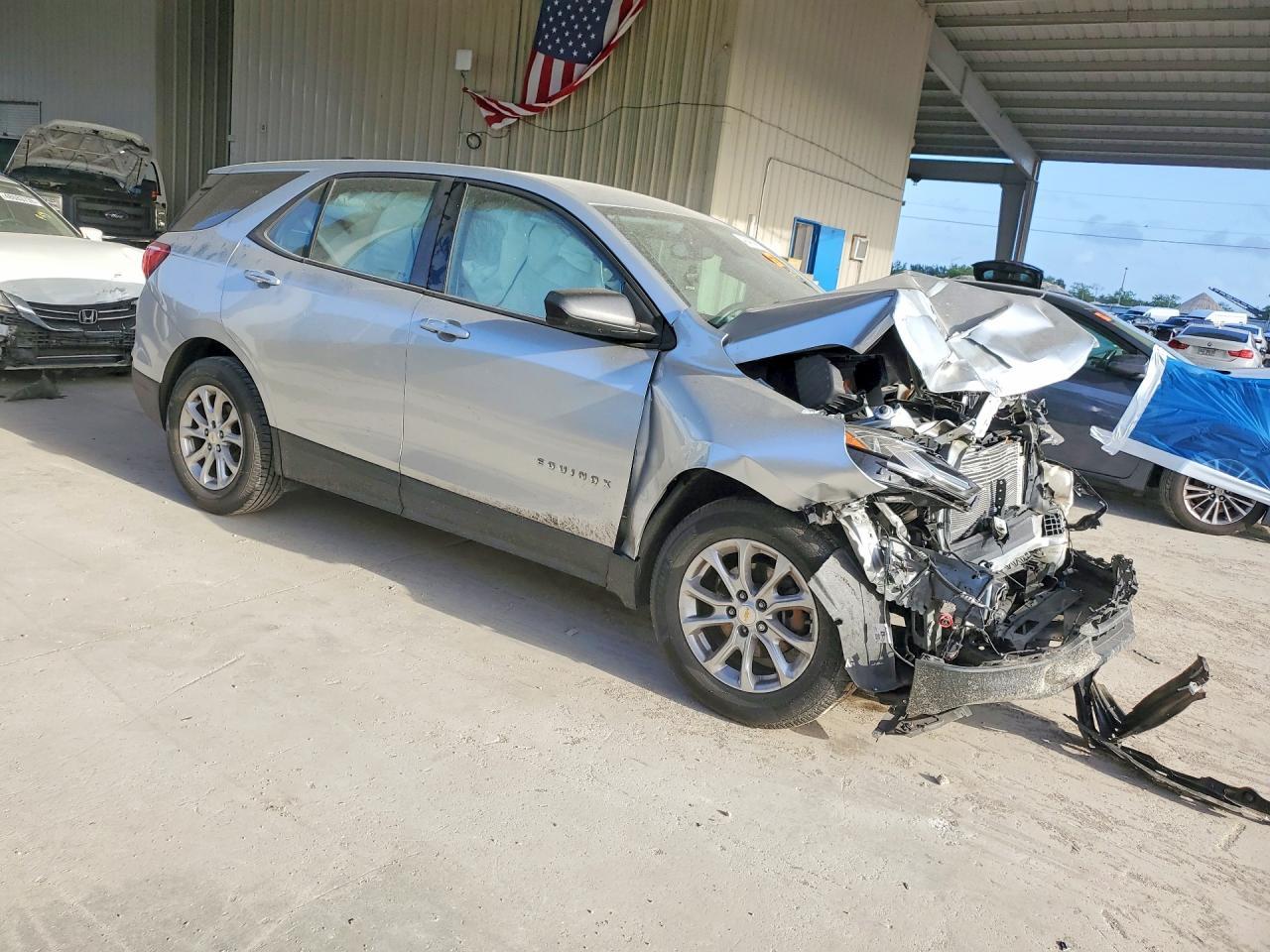 2018 Chevrolet Equinox Ls - Фото 4