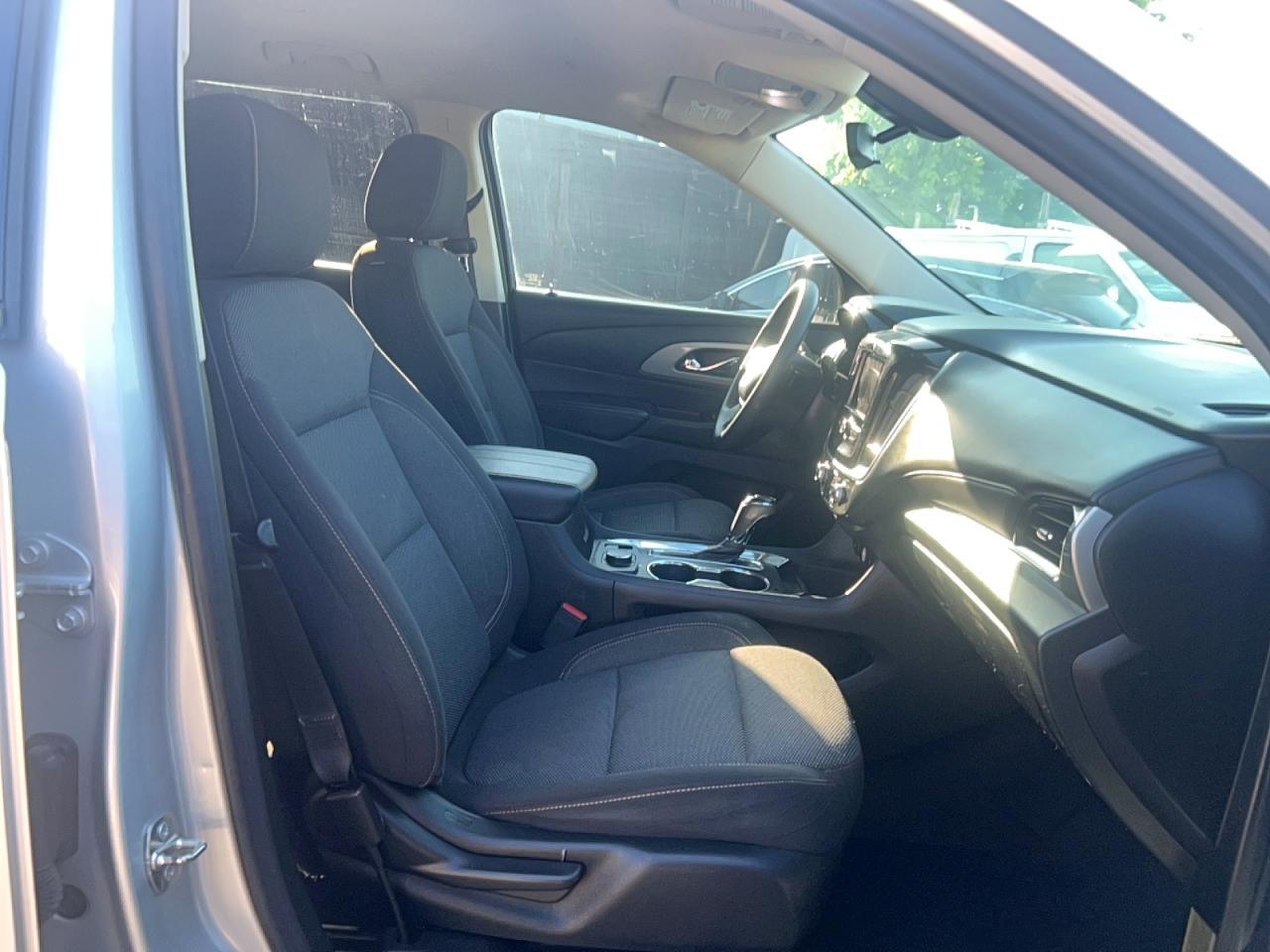 2020 Chevrolet Traverse Ls - Image 5
