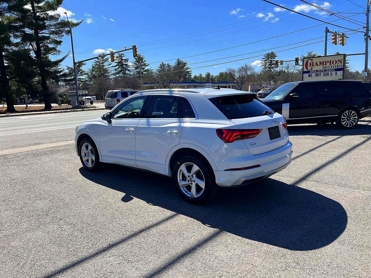 2020 Audi Q3 Premium - Фото 3