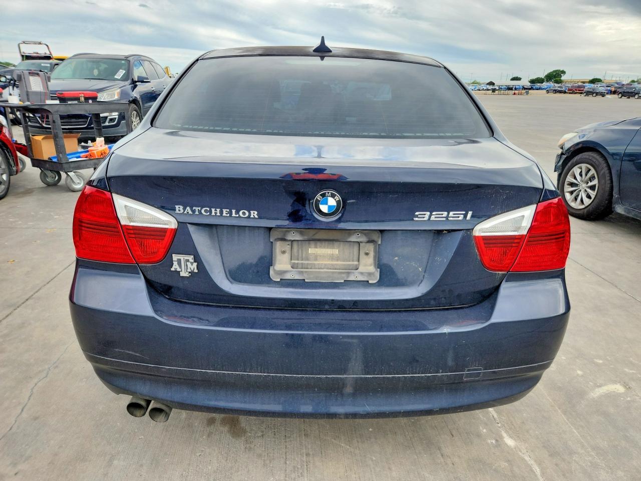 2006 BMW 325 I - Image 6