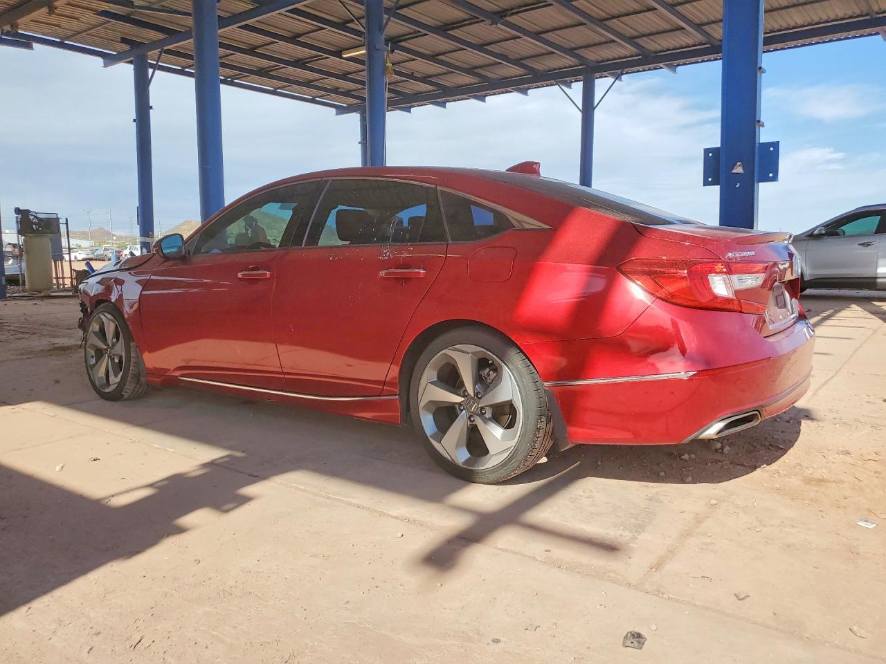 2018 Honda Accord Touring - Image 2