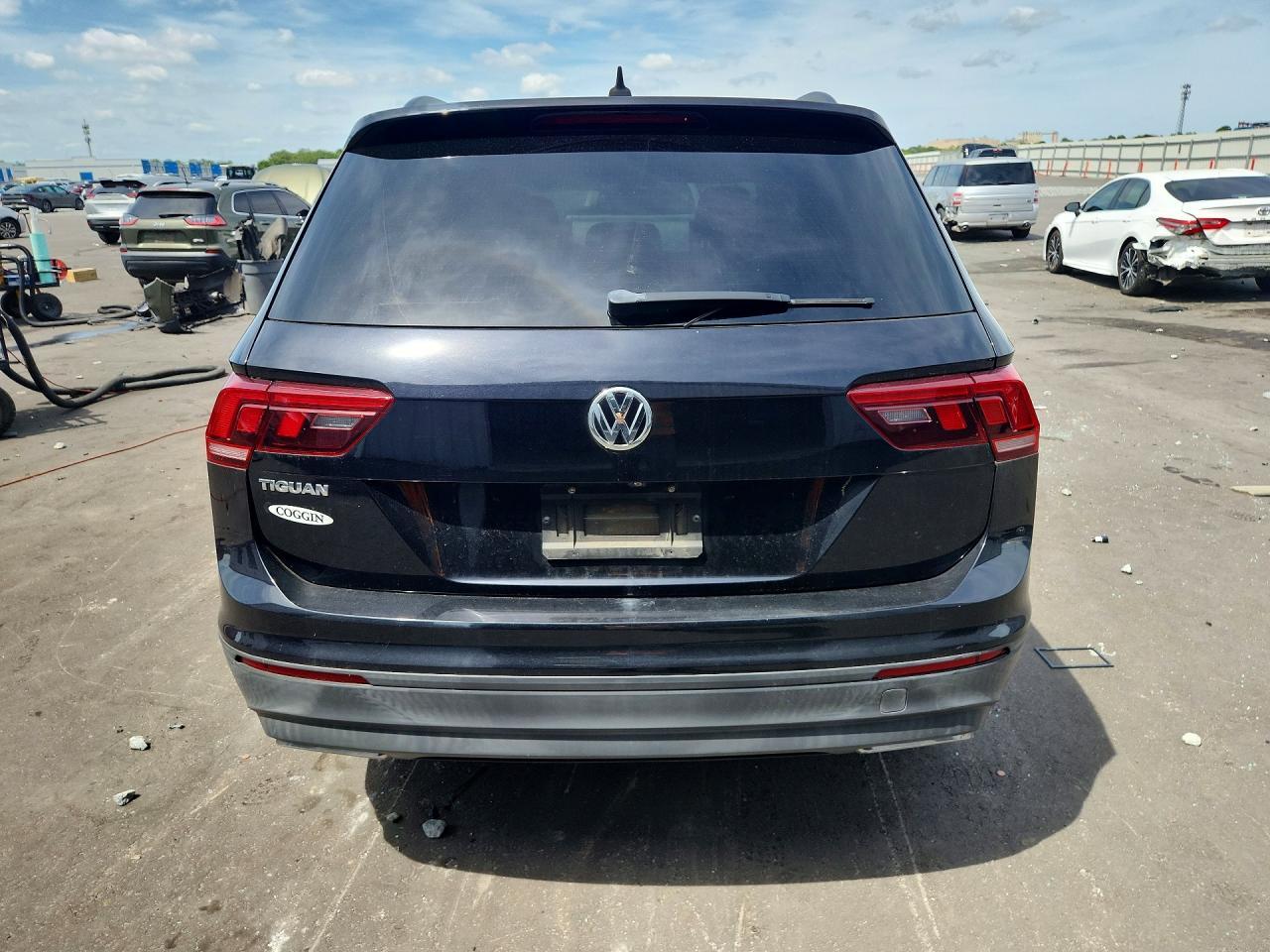 2020 Volkswagen Tiguan S - Фото 6