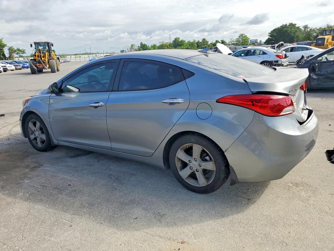 2013 Hyundai Elantra Gls - Фото 3