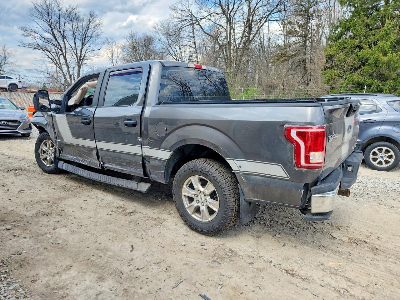 2015 Ford F150 Supercrew - Фото 2