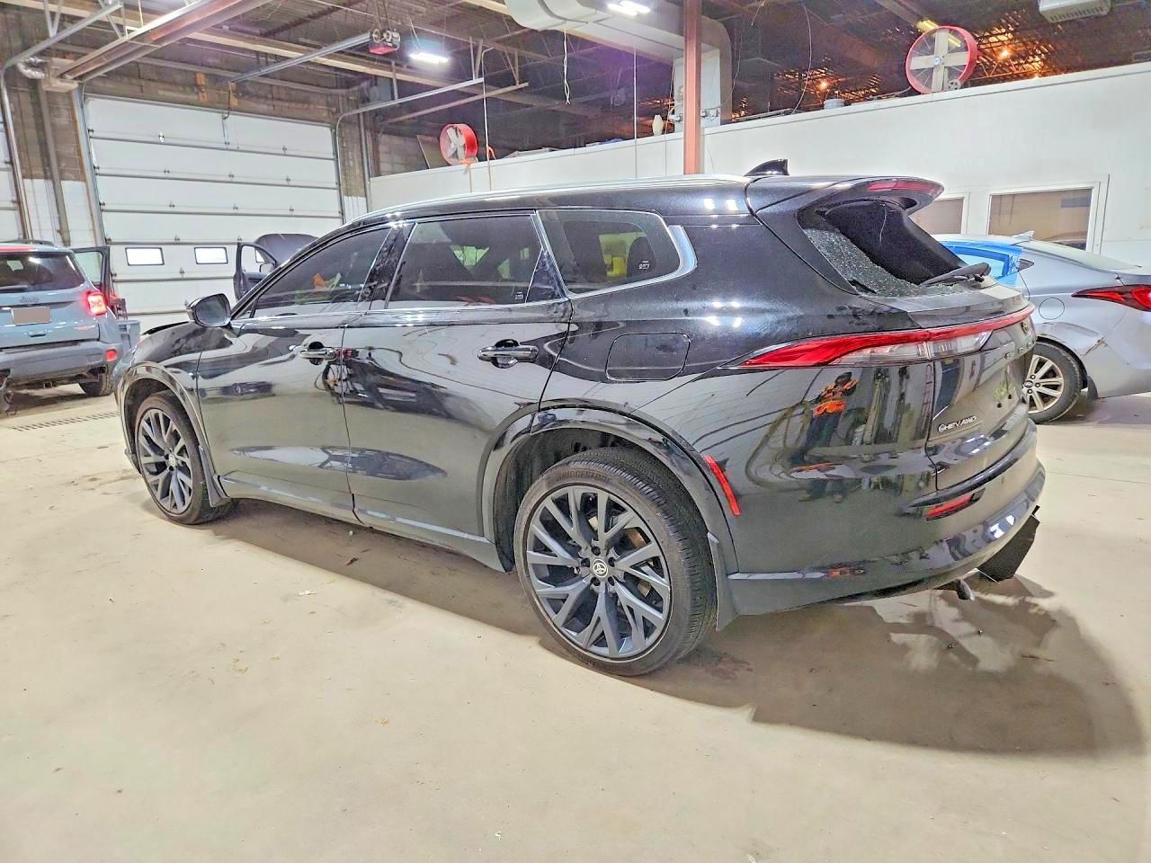 2025 Toyota Crown Signia Limited - Image 2