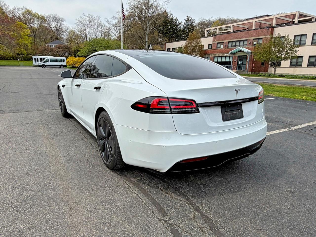 2022 Tesla Model S - Фото 3