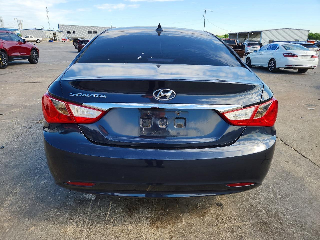 2011 Hyundai Sonata Gls - Image 6