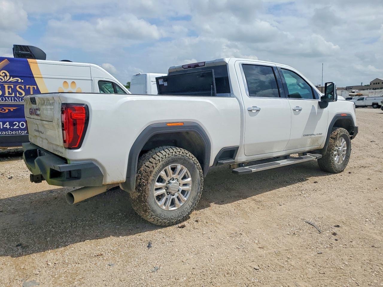2023 GMC Sierra K2500 Denali - Image 3