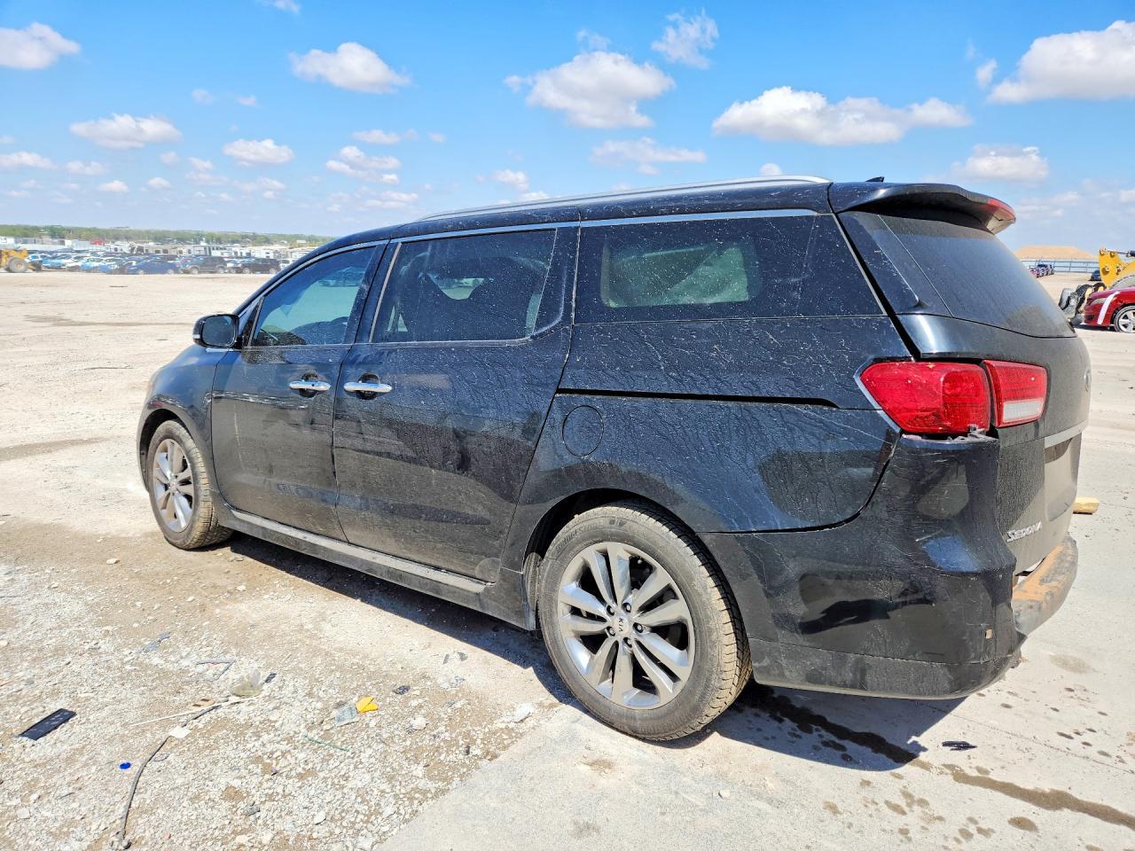 2018 Kia Sedona Sxl - Image 2