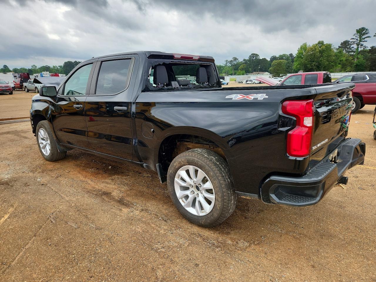 2022 Chevrolet Silverado Ltd K1500 Custom - Image 2