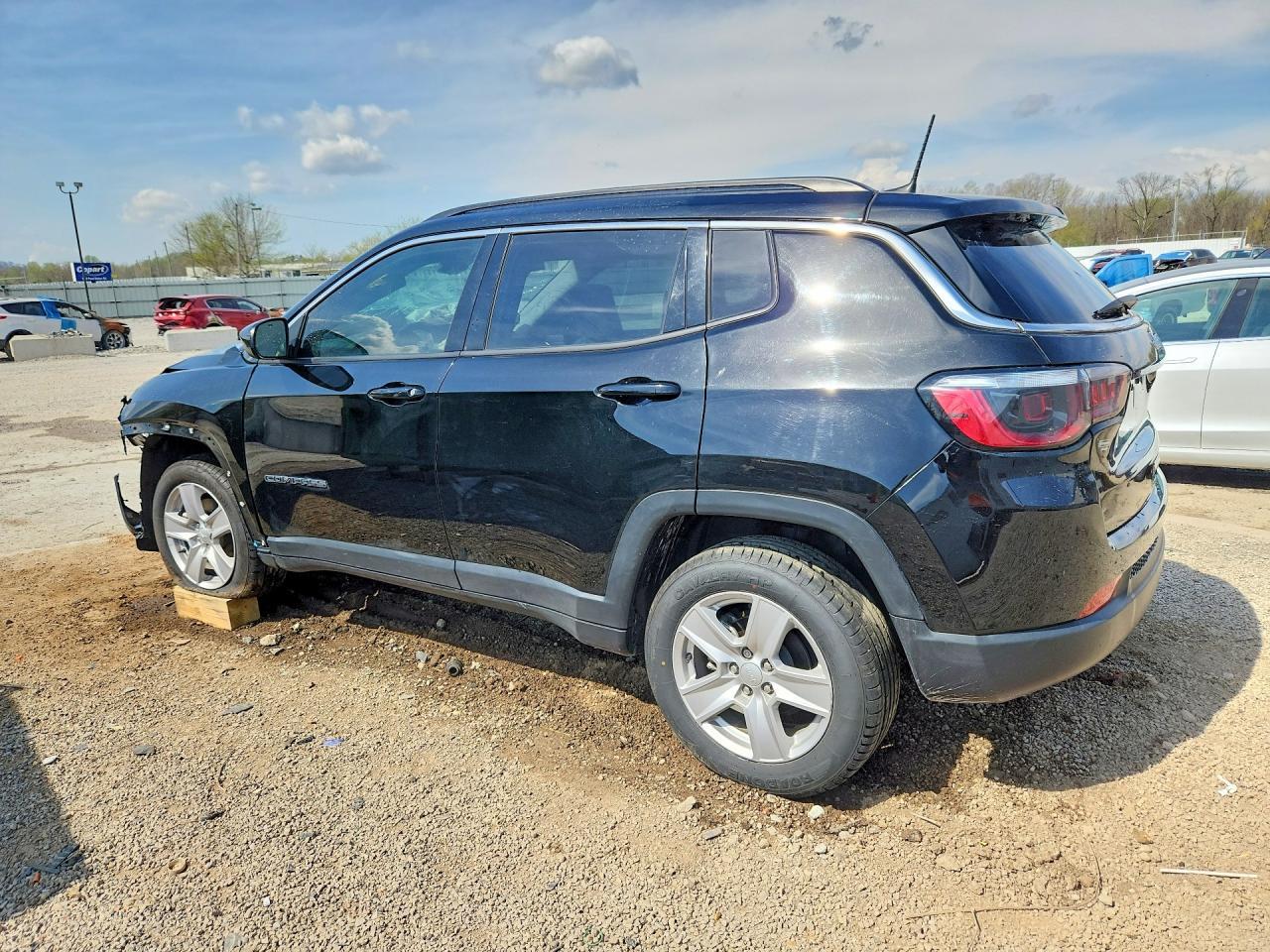 2022 Jeep Compass Latitude - Image 2