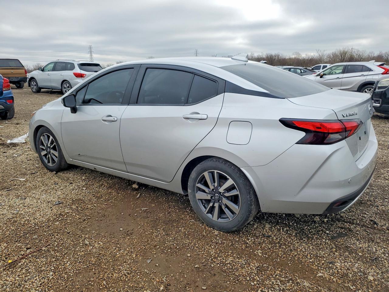 2020 Nissan Versa Sv - Фото 2