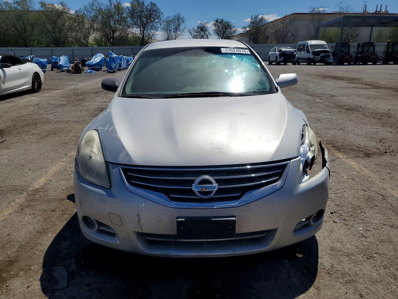 2010 Nissan Altima - Image 5