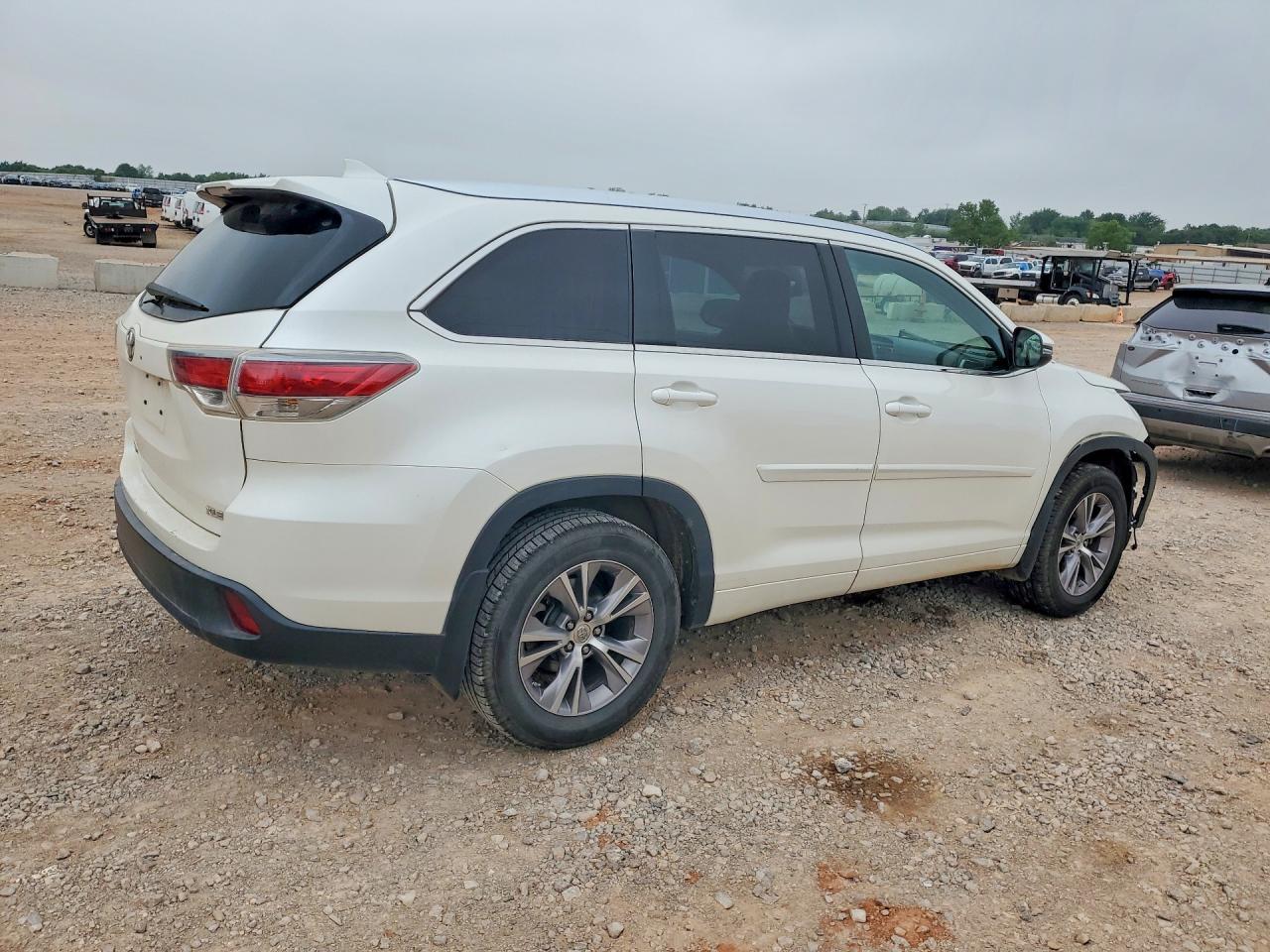 2014 Toyota Highlander Xle - Фото 3