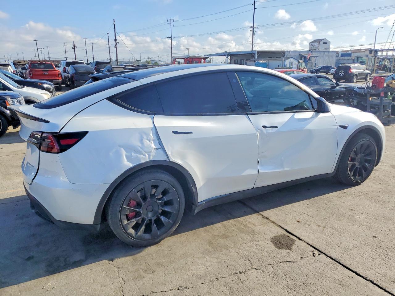 2023 Tesla Model Y - Image 3