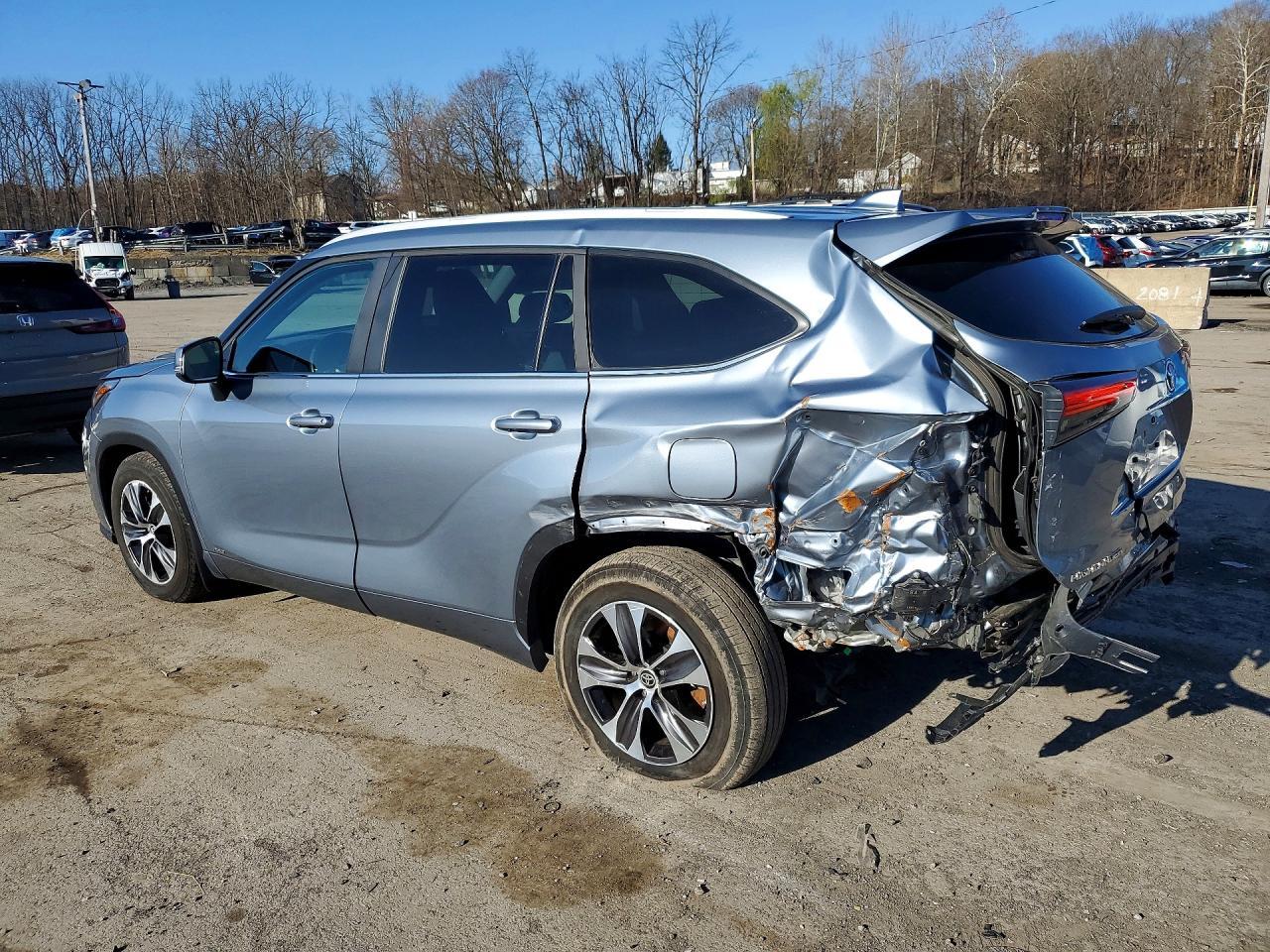 2023 Toyota Highlander Hybrid Xle - Image 2