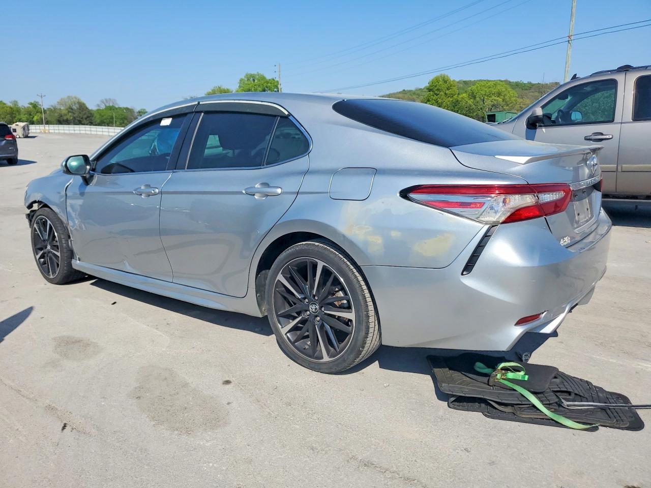 2018 Toyota Camry Se - Image 2