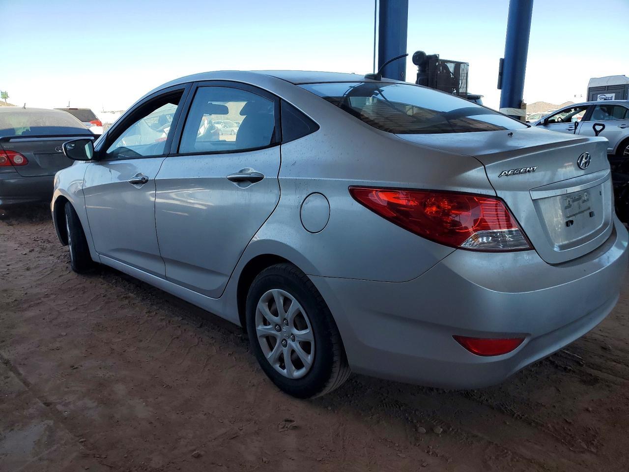 2014 Hyundai Accent Gls - Image 2