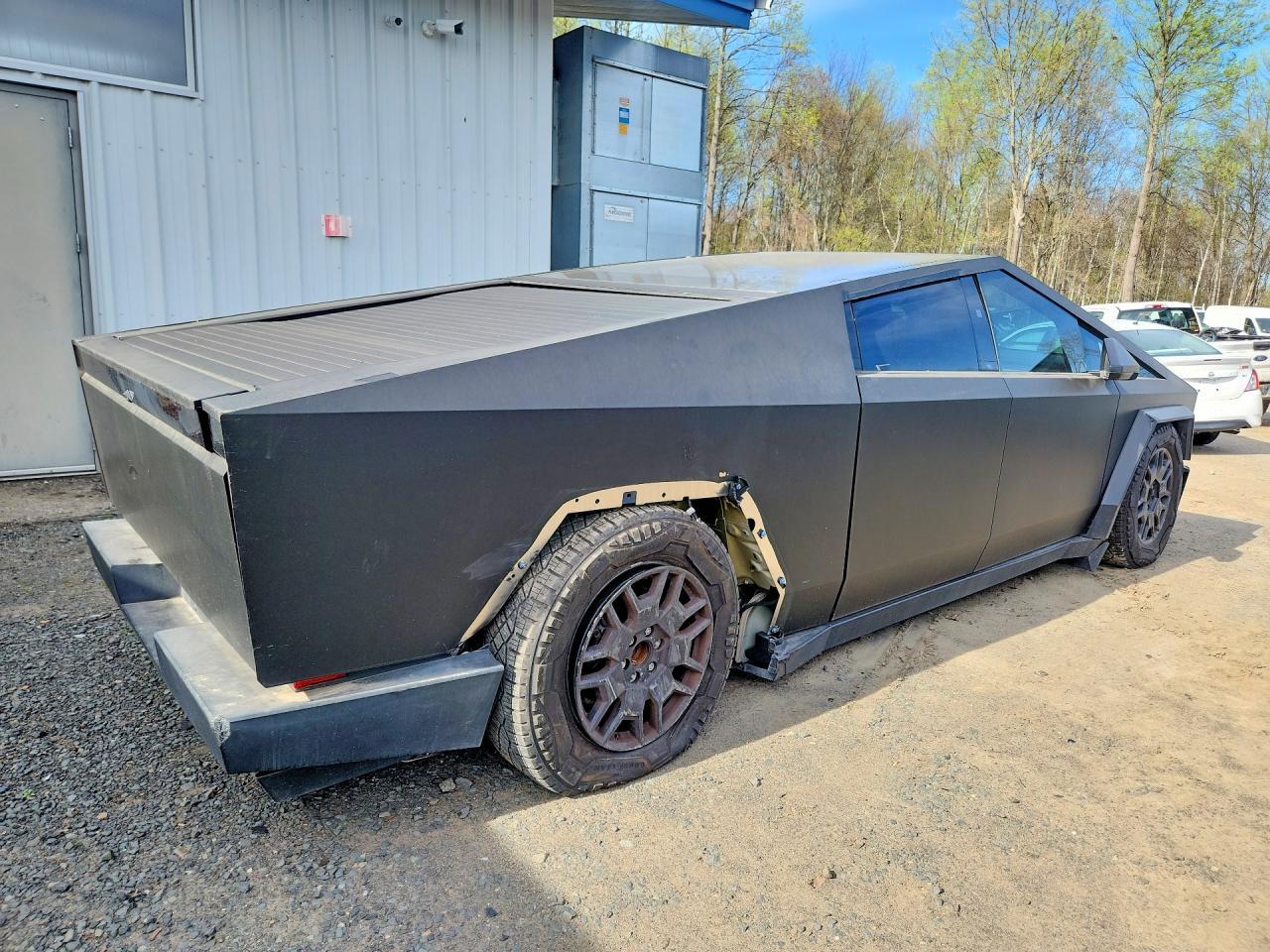 2024 Tesla Cybertruck - Image 3