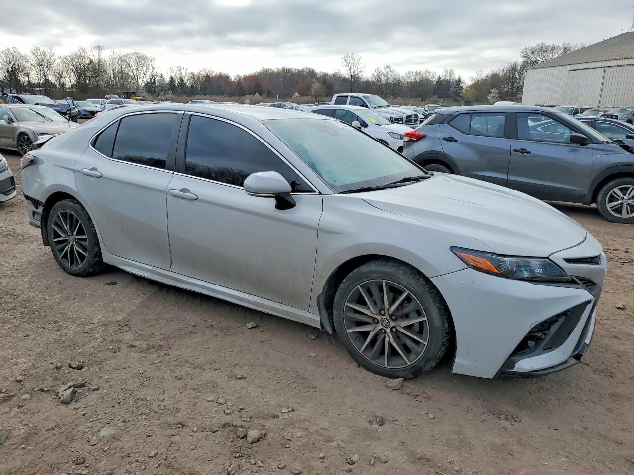 2022 Toyota Camry Se - Фото 4