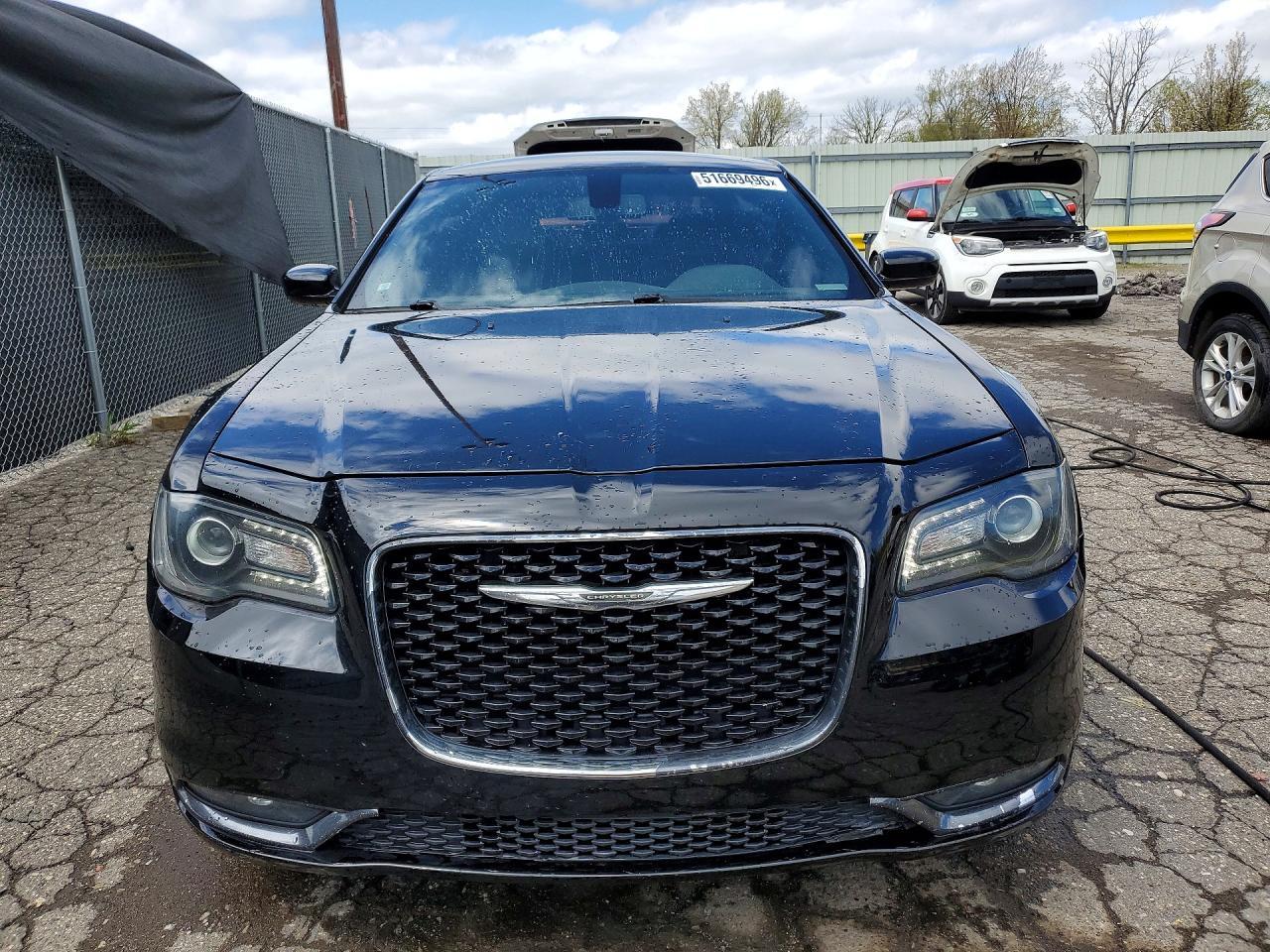 2020 Chrysler 300 S - Фото 5