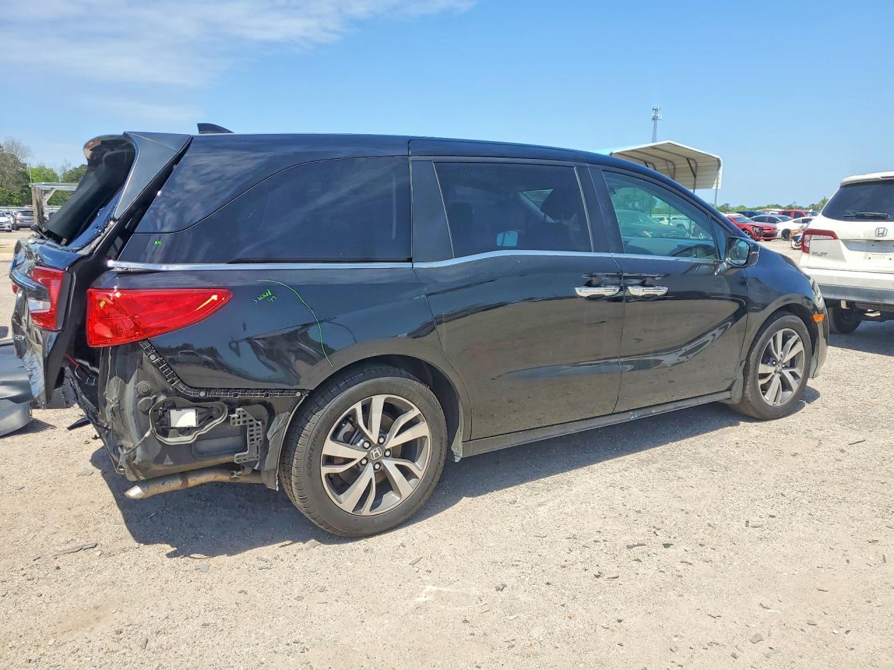 2023 Honda Odyssey Touring - Image 3