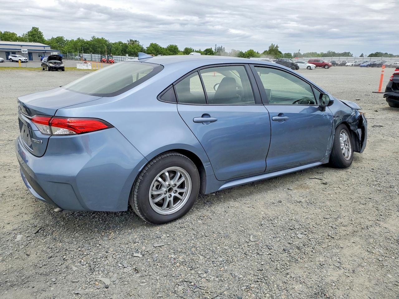 2020 Toyota Corolla Le - Image 3