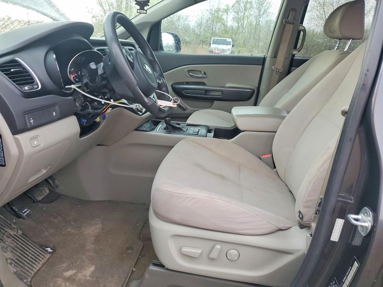 2016 Kia Sedona Lx - Image 7
