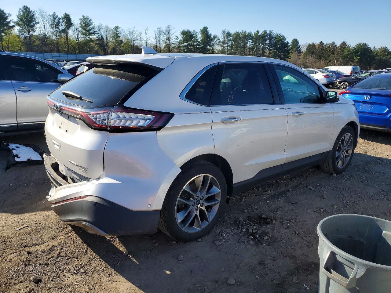 2016 Ford Edge Titanium - Image 3