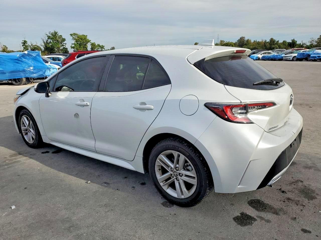 2021 Toyota Corolla Hatchback Se - Фото 2
