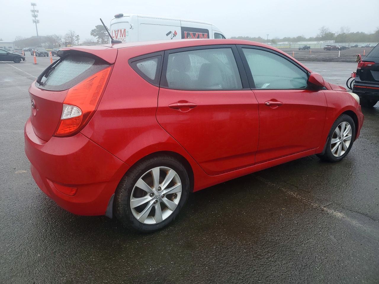 2012 Hyundai Accent Se - Фото 3